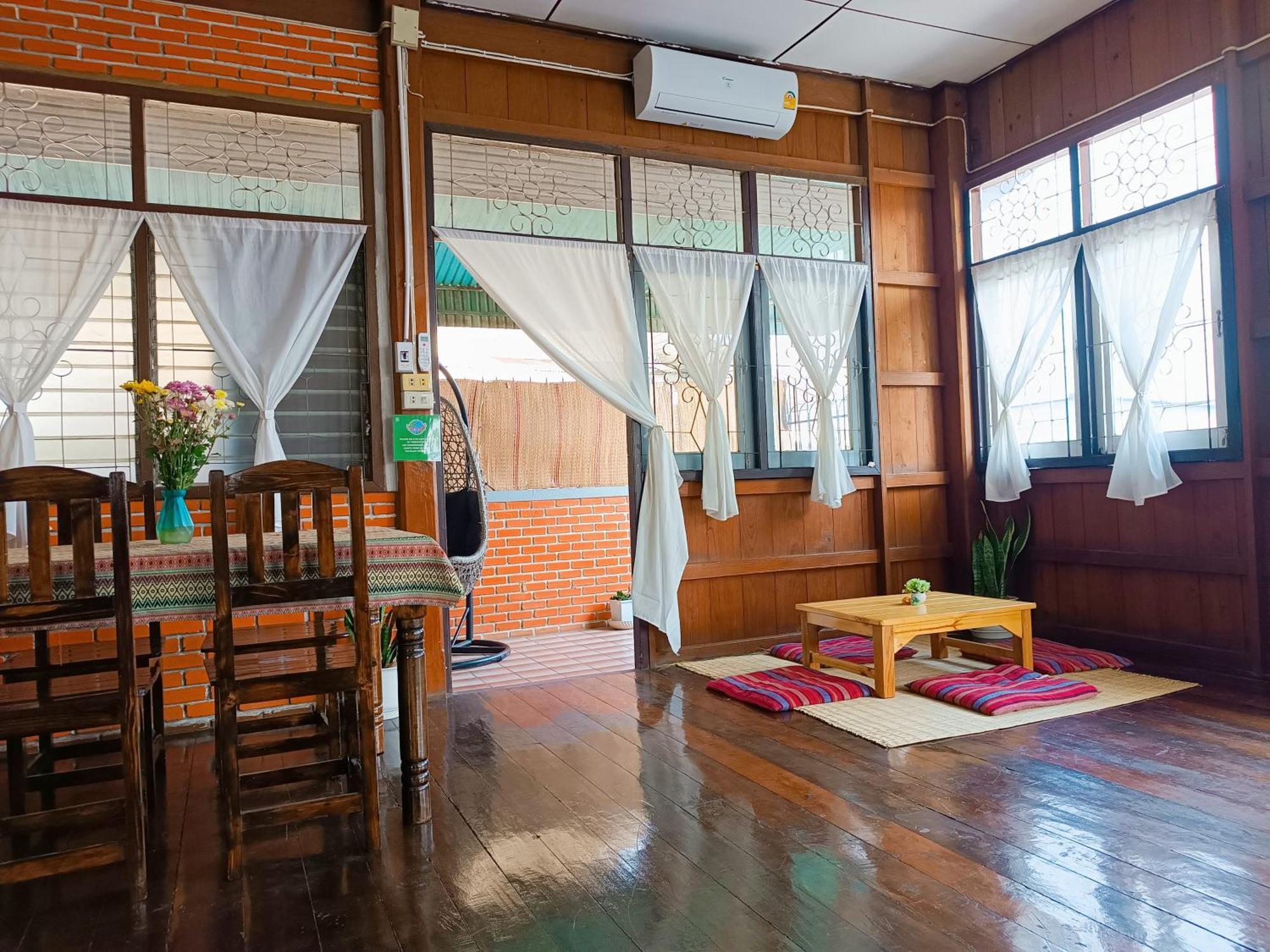 Baan ปายบ้าน ถนนคนเดินปาย